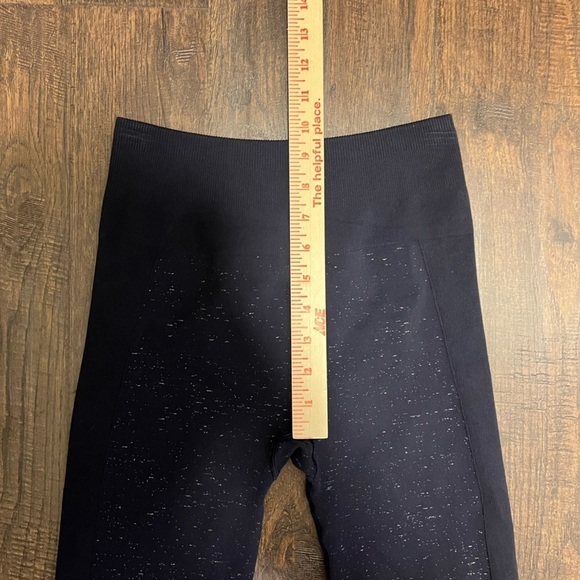Lululemon Free To Flow Crop Leggings Size Women’s 6 Color Midnight Navy/White - Picture 10 of 11